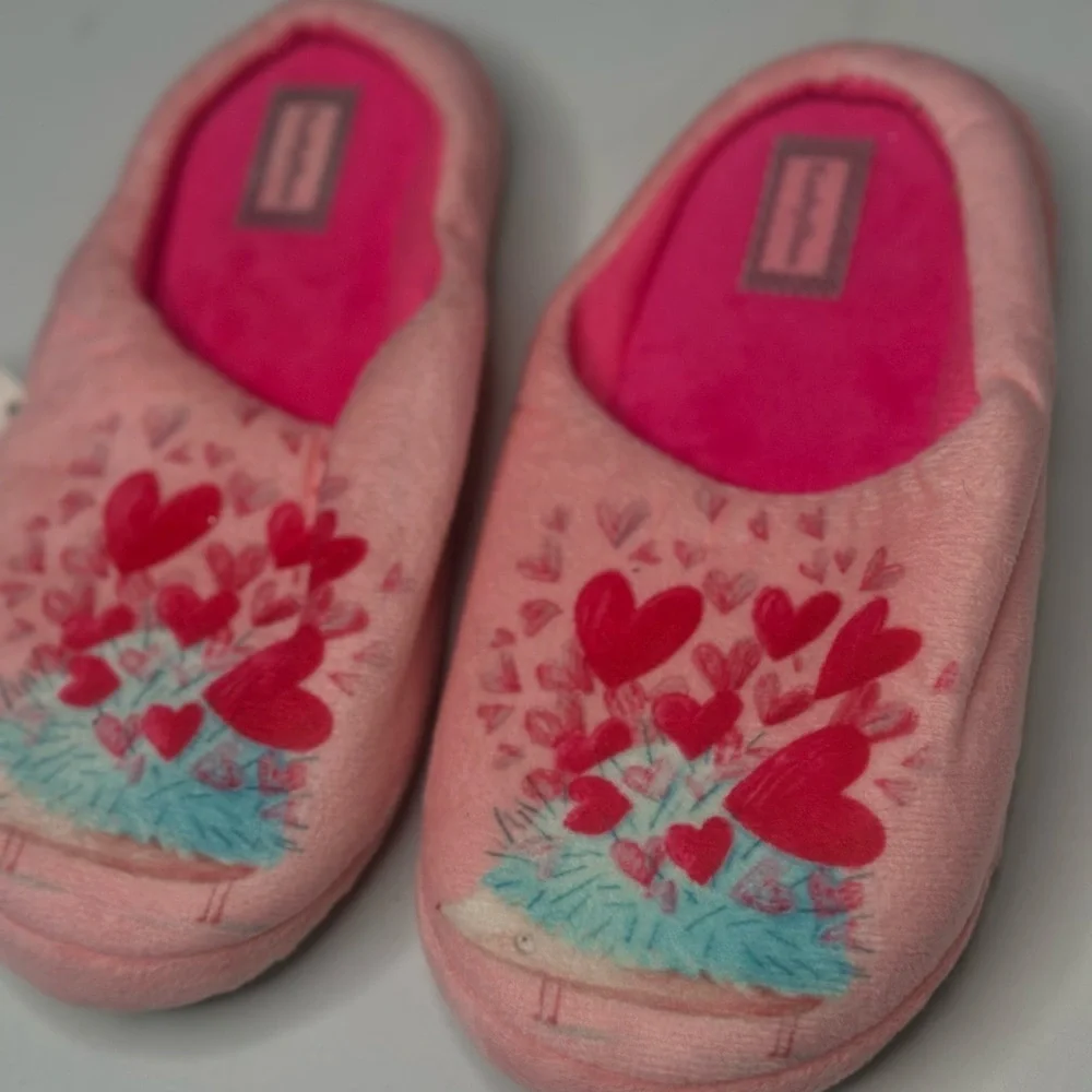 Girls Pink Slippers Size 12/13 Harts  Cozy Washable